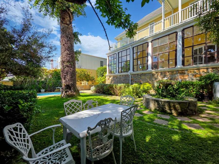 5 Bedroom Property for Sale in Fresnaye Western Cape